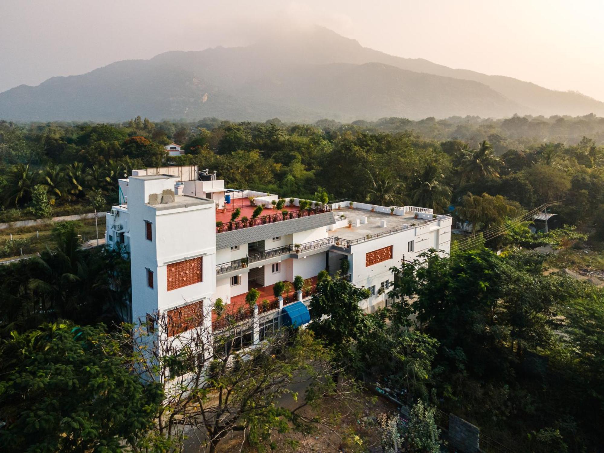 Aashreya Suites Tiruvannāmalai Exterior foto