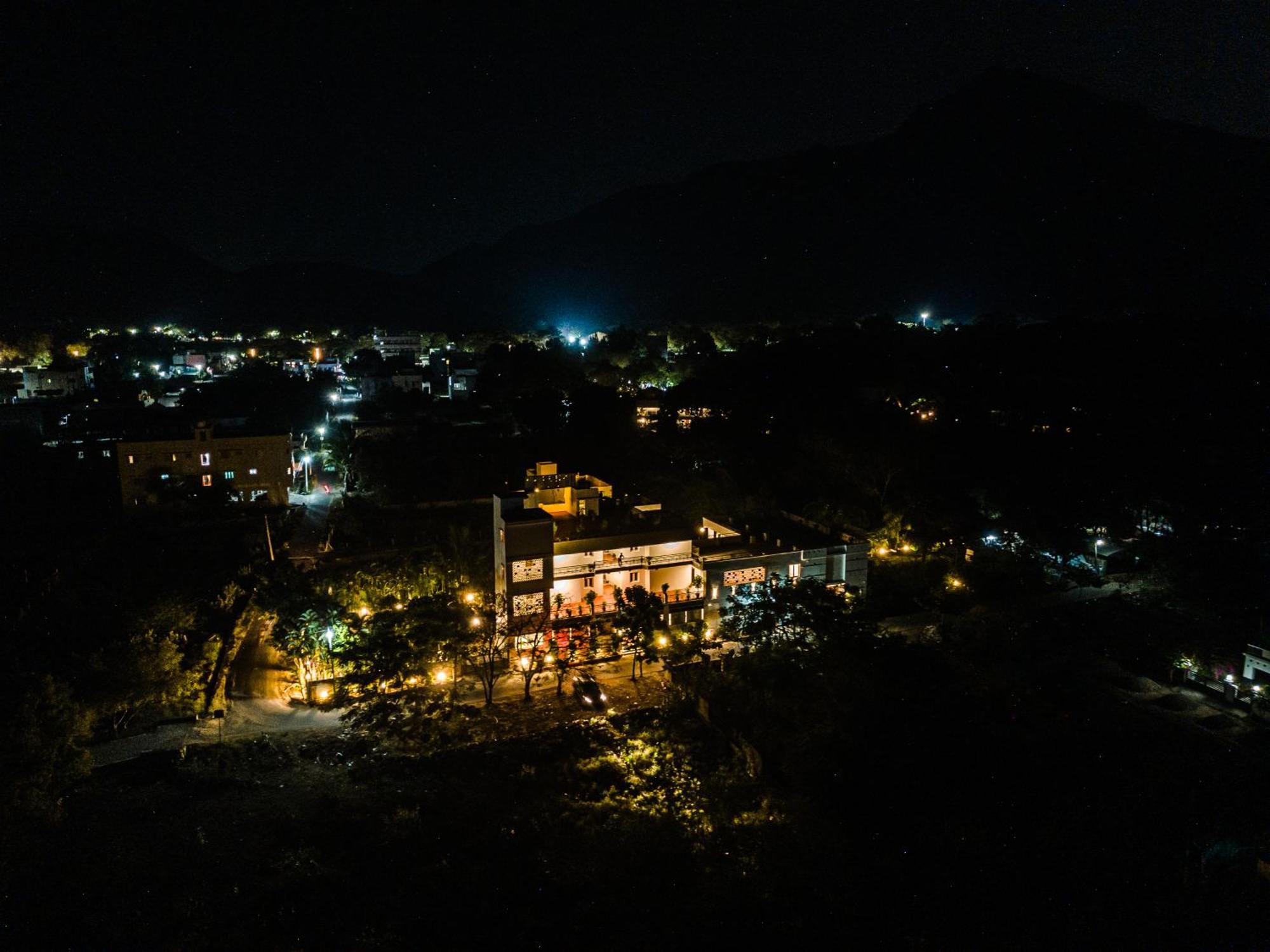 Aashreya Suites Tiruvannāmalai Exterior foto