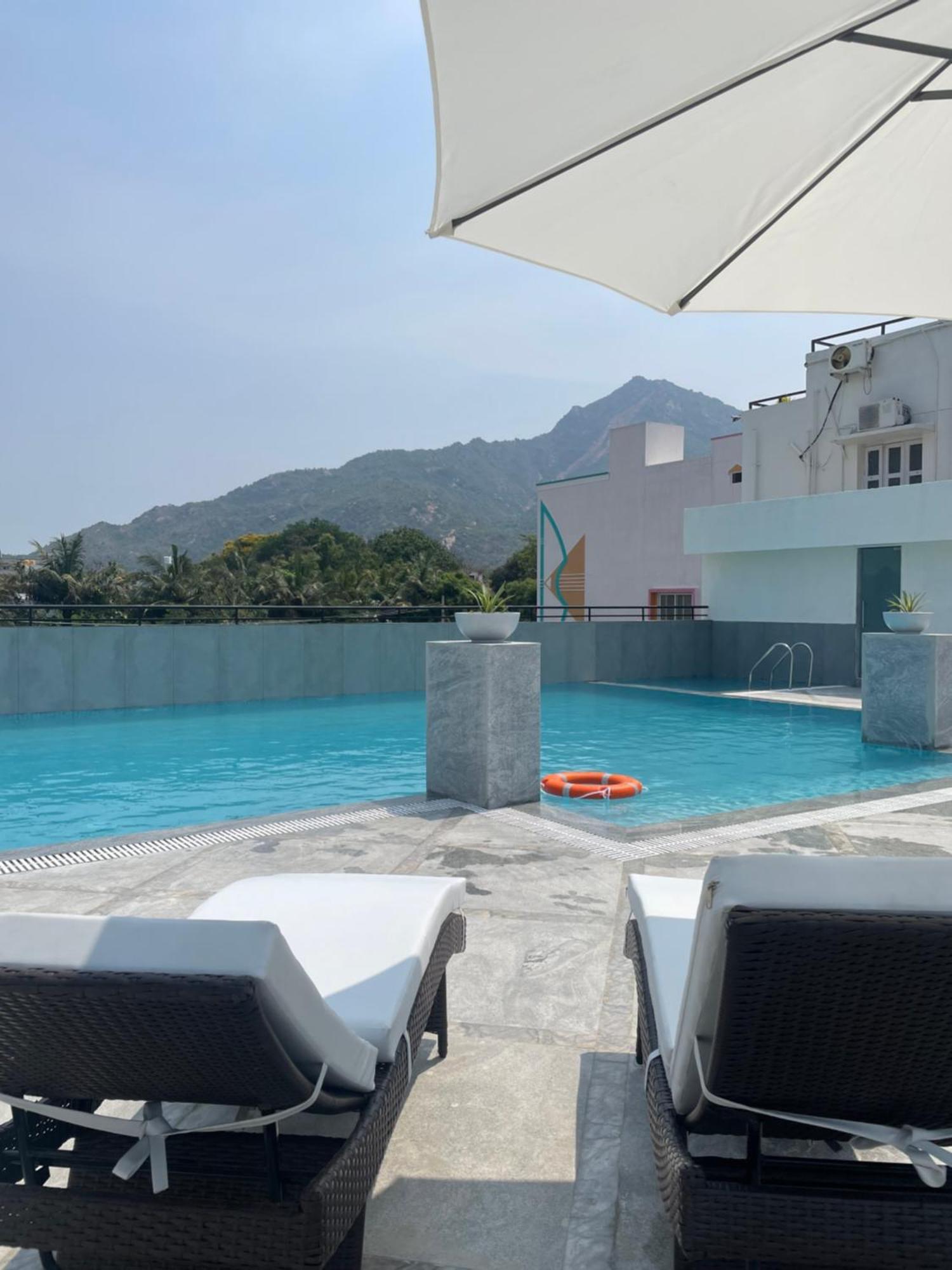 Aashreya Suites Tiruvannāmalai Exterior foto